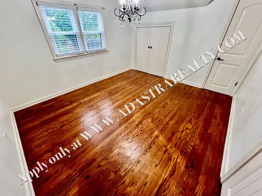  5404 Chadwick Rd, Fairway, KS 66205