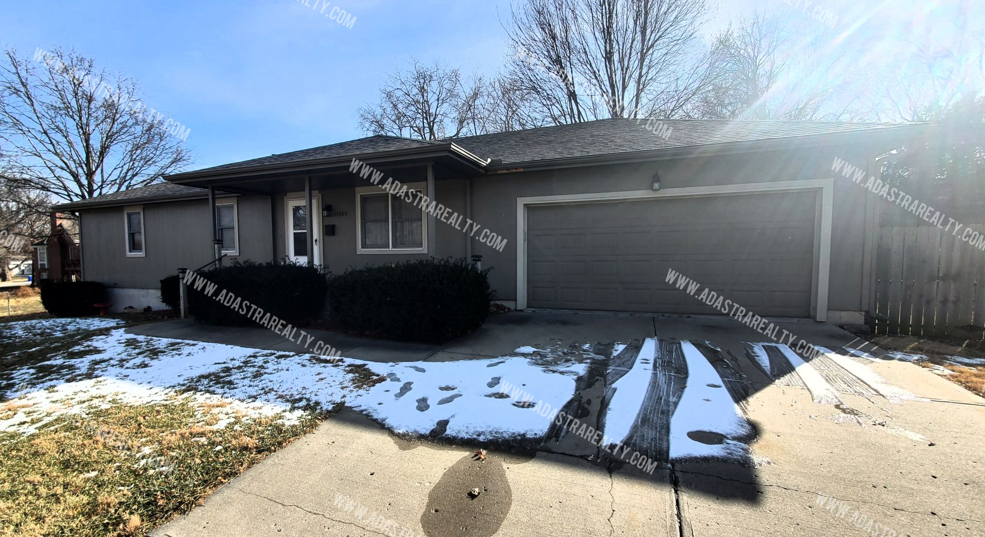 Shawnee House: 11425 W 61st St,