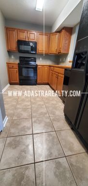 16708 Sheehan Rd,, Basehor, KS 66007