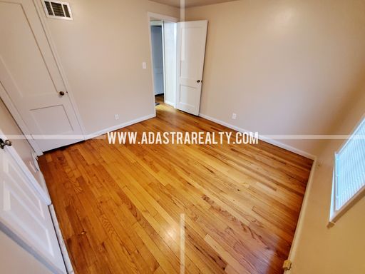 419 E 63rd Ter,, Kansas City, MO 64110-3333