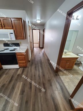 218 N Crest Dr,, Raymore, MO 64083