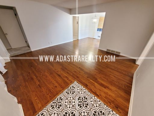 9709 Eby St,, Overland Park, KS 66212