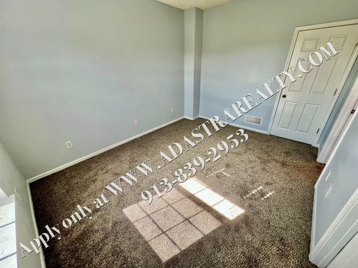 725 Woodson Ln,, Gardner, KS 66030
