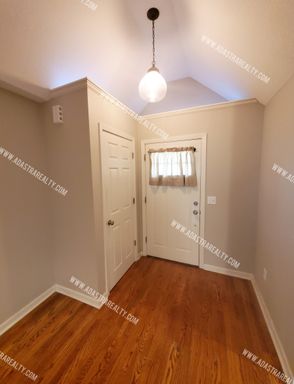5428 Maple St,, Mission, KS 66202