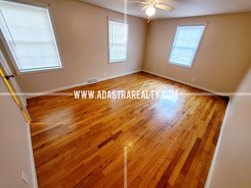 419 E 63rd Ter,, Kansas City, MO 64110-3333