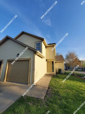 304 N 9th St,, Unit B, Louisburg, KS 66053