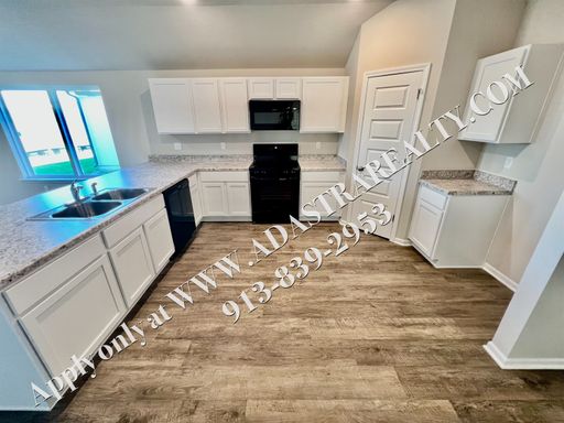 648 W Lanesfield St,, Gardner, KS 66030