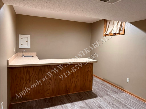  1317 E Sleepy Hollow Dr, Olathe, KS 66062