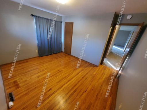 7903 Grandview St,, Overland Park, KS 66204-3303