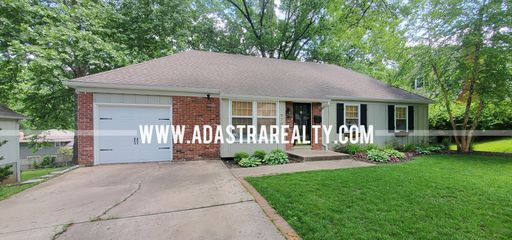 9709 Eby St,, Overland Park, KS 66212