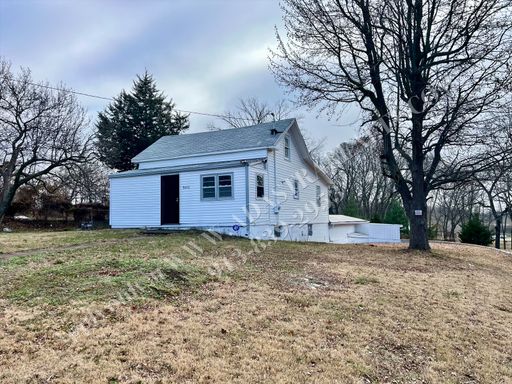 9603 E 35th St S, Independence, MO 64052