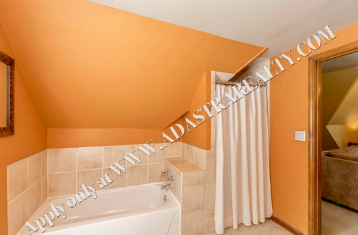 2715 Holmes St,, Kansas City, MO 64109