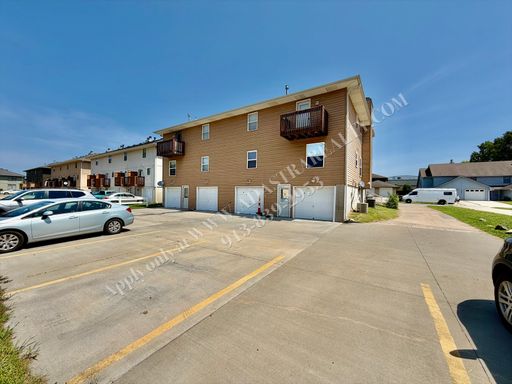 2101 SW 8th St,, Unit D,, Blue Springs, MO 64015