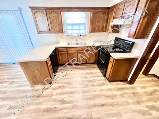 14942 Riggs St,, Overland Park, KS 66223