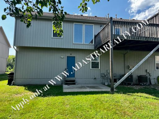 5205 Woodland Dr,, Shawnee, KS 66218-9044