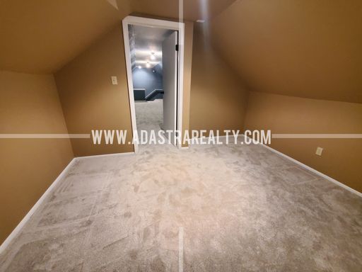 9709 Eby St,, Overland Park, KS 66212