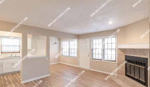318 Birch Ln,, Lawrence, KS 66044