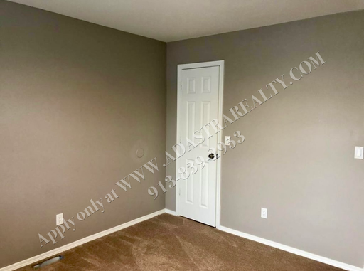 1601 E Elm Ter,, Olathe, KS 66062-1836