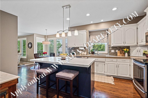 4904 157th St,, Overland Park, KS 66224