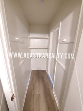 6004 E 152nd St, Grandview, MO 64030