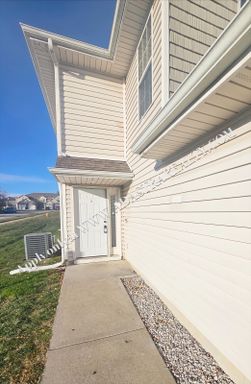 917 SW Imperial Ln,, Blue Springs, MO 64064