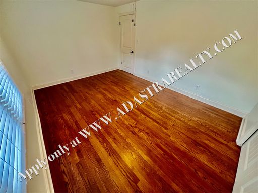  5404 Chadwick Rd, Fairway, KS 66205