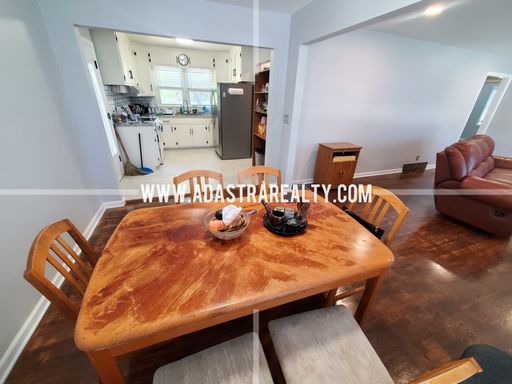 8607 Riggs St,, Overland Park, KS 66212