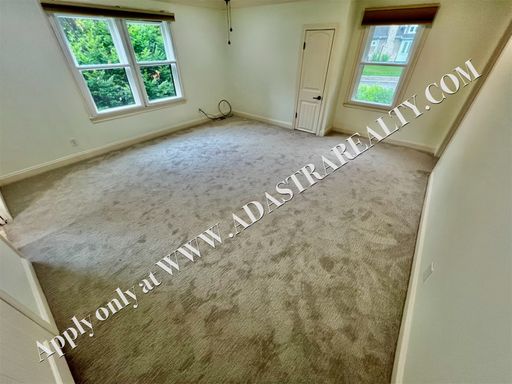  5404 Chadwick Rd, Fairway, KS 66205