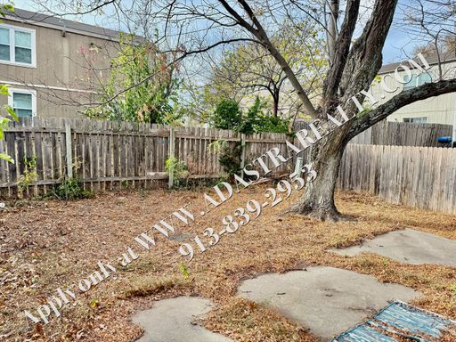  2505 Ponderosa Dr,, Lawrence, KS 66046