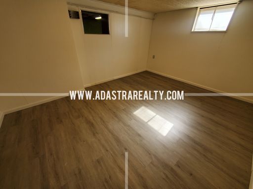 8607 Riggs St,, Overland Park, KS 66212