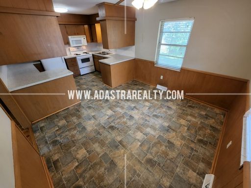 212 Brookside Dr,, Paola, KS 66071