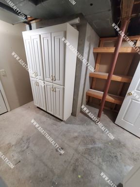 15810 Beverly St,, Overland Park, KS 66223-3475
