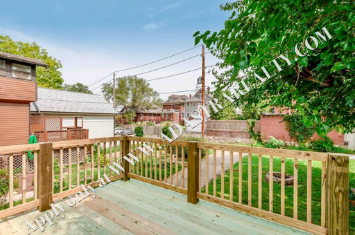 2715 Holmes St,, Kansas City, MO 64109