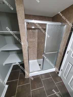 15810 Beverly St,, Overland Park, KS 66223-3475