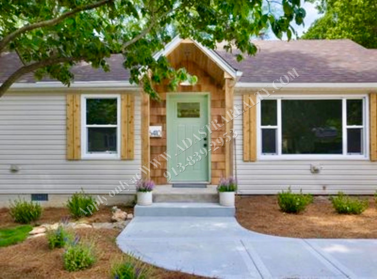Mission House: 6410 Lowell Ave,