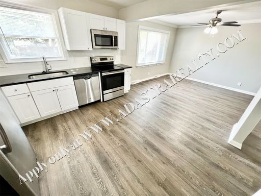 6042 Pflumm Rd,, Shawnee, KS 66216