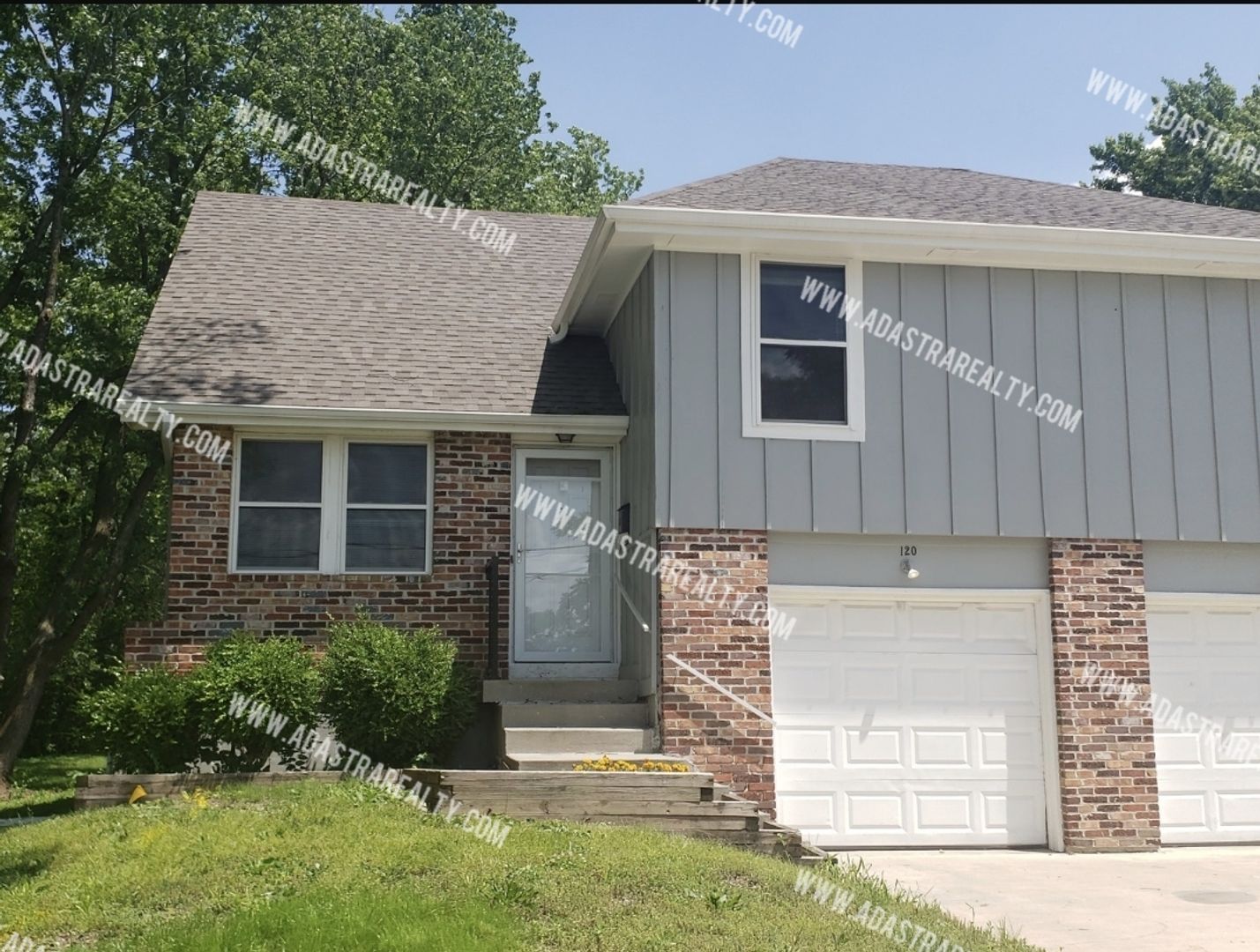 Olathe Apartment: 120 S Julia St,