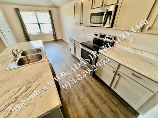 21749 Franklin St,, Spring Hill, KS 66083