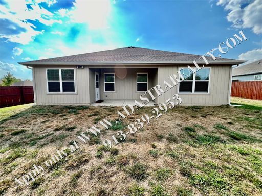 21749 Franklin St,, Spring Hill, KS 66083