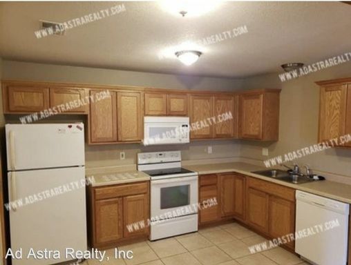 104 W 5th St,, Edgerton, KS 66021