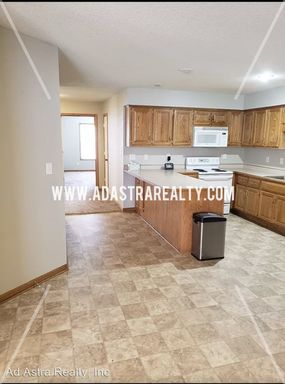 704 Meadow Ct,, Unit A,, Peculiar, MO 64078-2567