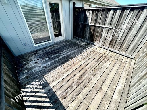 5205 Woodland Dr,, Shawnee, KS 66218-9044