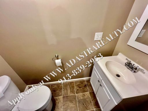 2141 SW Rambling Vine Rd,, Lee's Summit, MO 64082