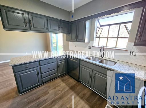 11807 Caenen St,, Overland Park, KS 66210