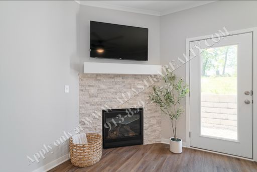 1087 N Findley St,, Olathe, KS 66061
