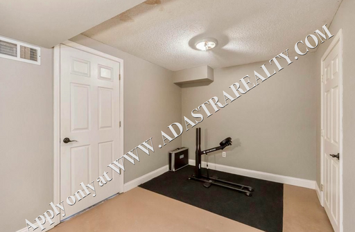 2715 Holmes St,, Kansas City, MO 64109