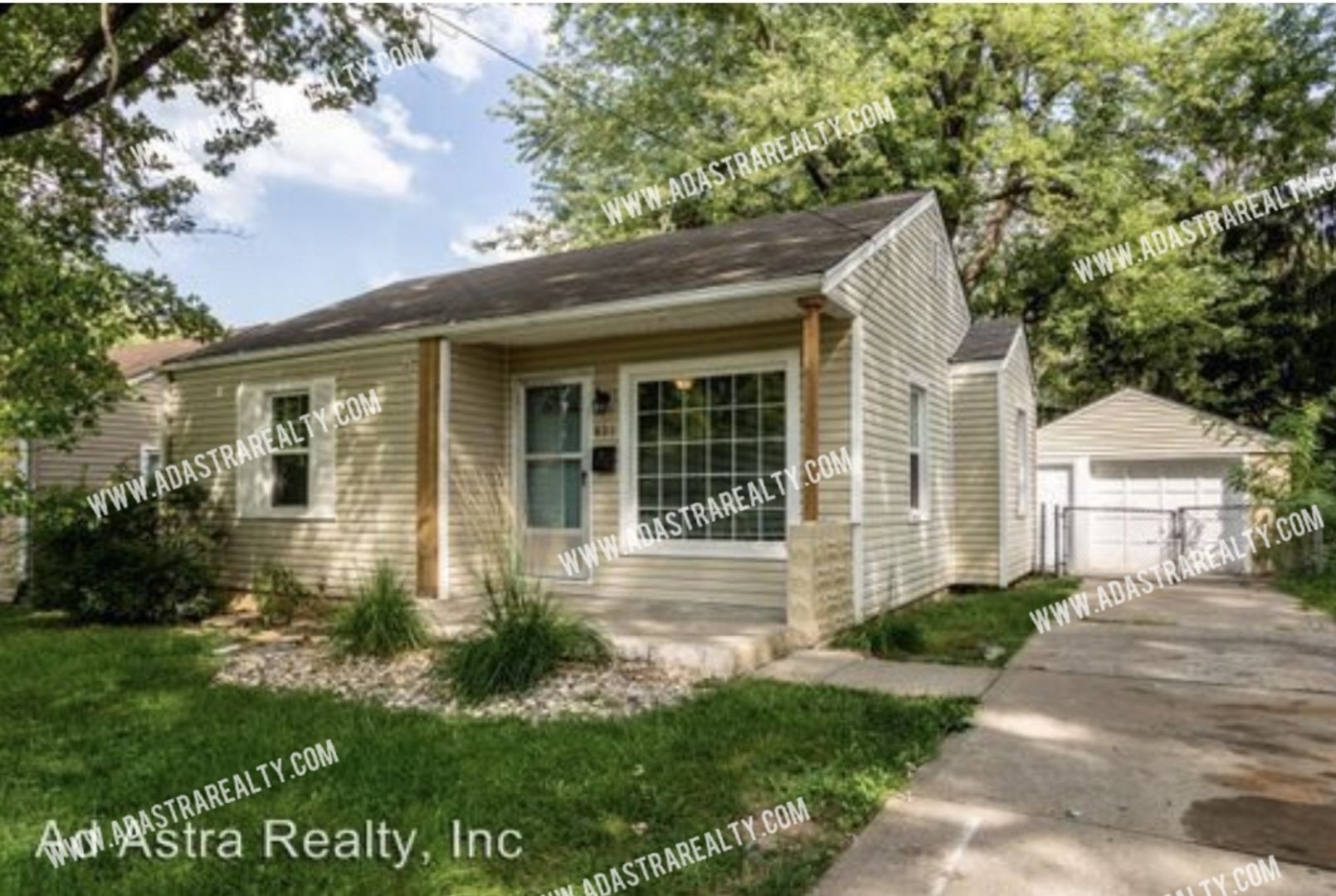 Independence House: 821 N Crysler Ave,
