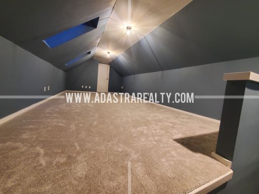 9709 Eby St,, Overland Park, KS 66212