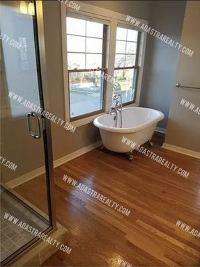 243 W 61st St,, Kansas City, MO 64113-1402