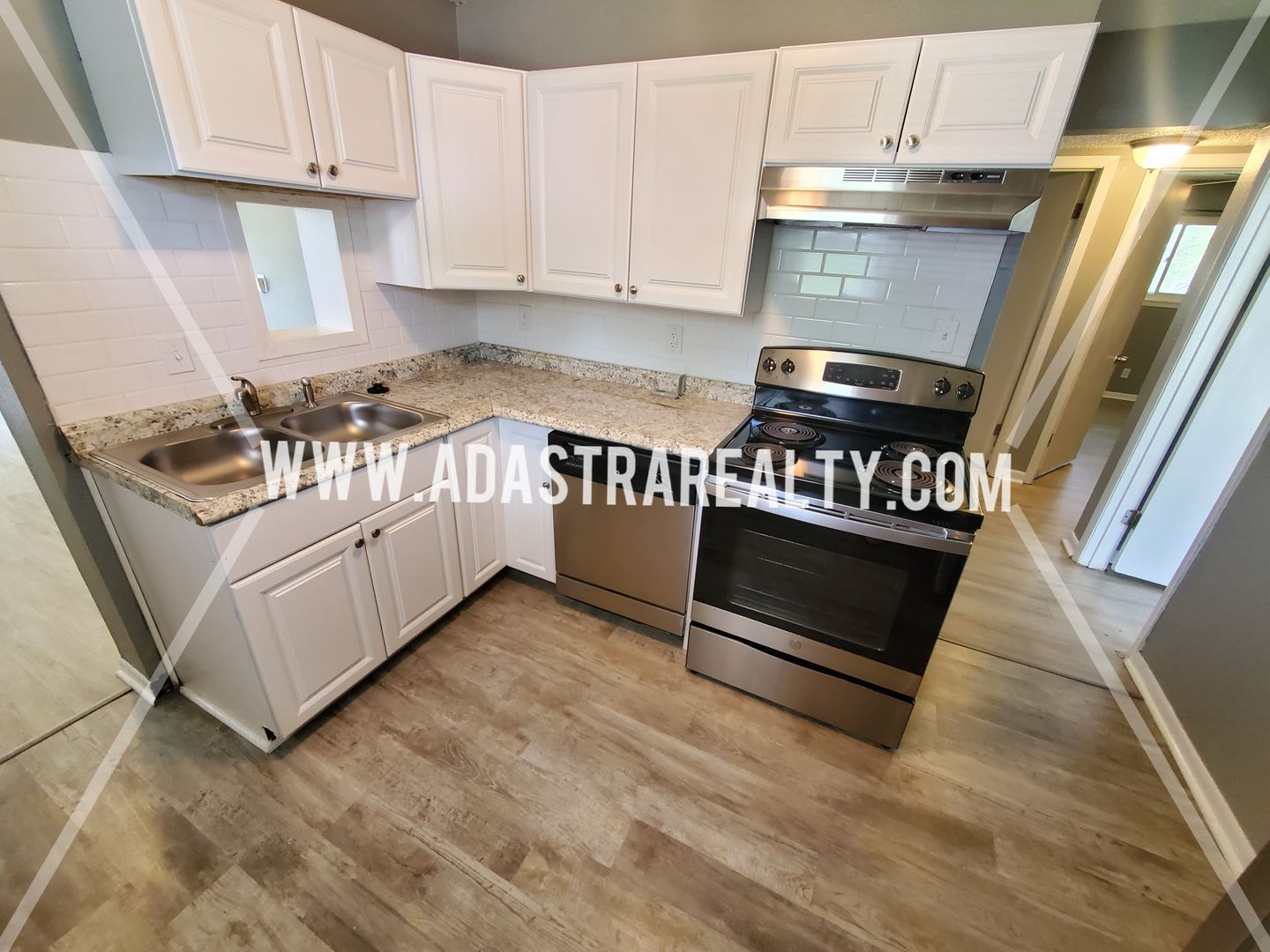 Grandview House: 6004 E 152nd St